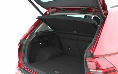 Volkswagen Tiguan II, 2018 год, 2 640 000 рублей, 10 фотография