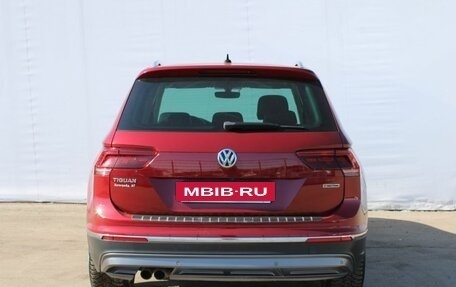 Volkswagen Tiguan II, 2018 год, 2 640 000 рублей, 6 фотография