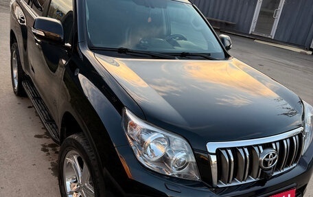 Toyota Land Cruiser Prado 150 рестайлинг 2, 2010 год, 5 300 000 рублей, 6 фотография