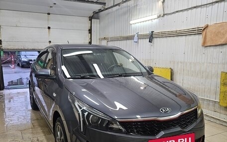 KIA Rio IV, 2021 год, 1 800 000 рублей, 3 фотография