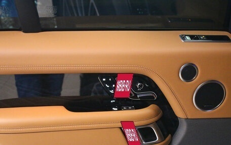Land Rover Range Rover IV рестайлинг, 2021 год, 11 000 000 рублей, 12 фотография