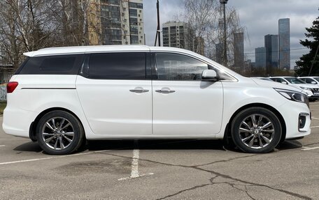 KIA Carnival III, 2019 год, 2 550 000 рублей, 4 фотография