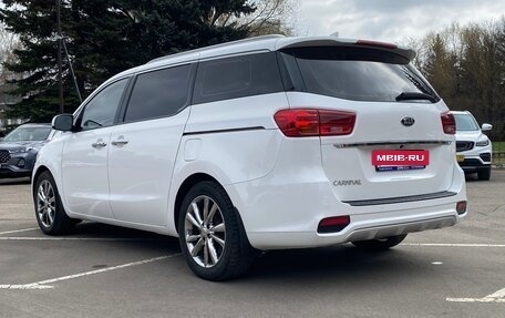 KIA Carnival III, 2019 год, 2 550 000 рублей, 7 фотография