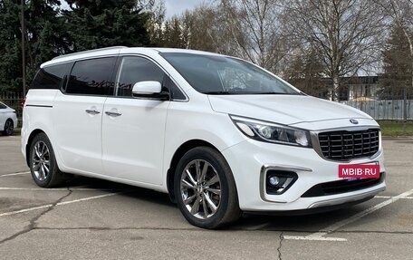 KIA Carnival III, 2019 год, 2 550 000 рублей, 3 фотография