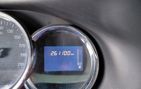 Renault Logan II, 2018 год, 550 000 рублей, 6 фотография