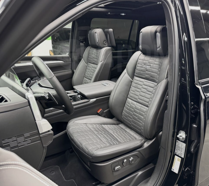 Cadillac Escalade V, 2025 год, 27 000 000 рублей, 12 фотография