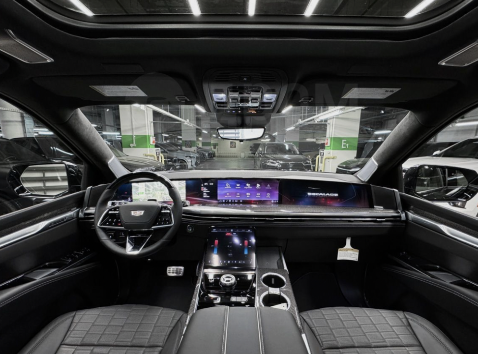 Cadillac Escalade V, 2025 год, 27 000 000 рублей, 7 фотография