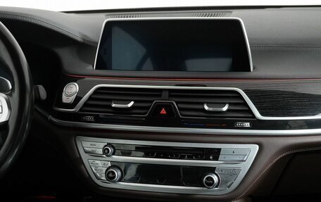 BMW 7 серия, 2019 год, 4 890 000 рублей, 24 фотография