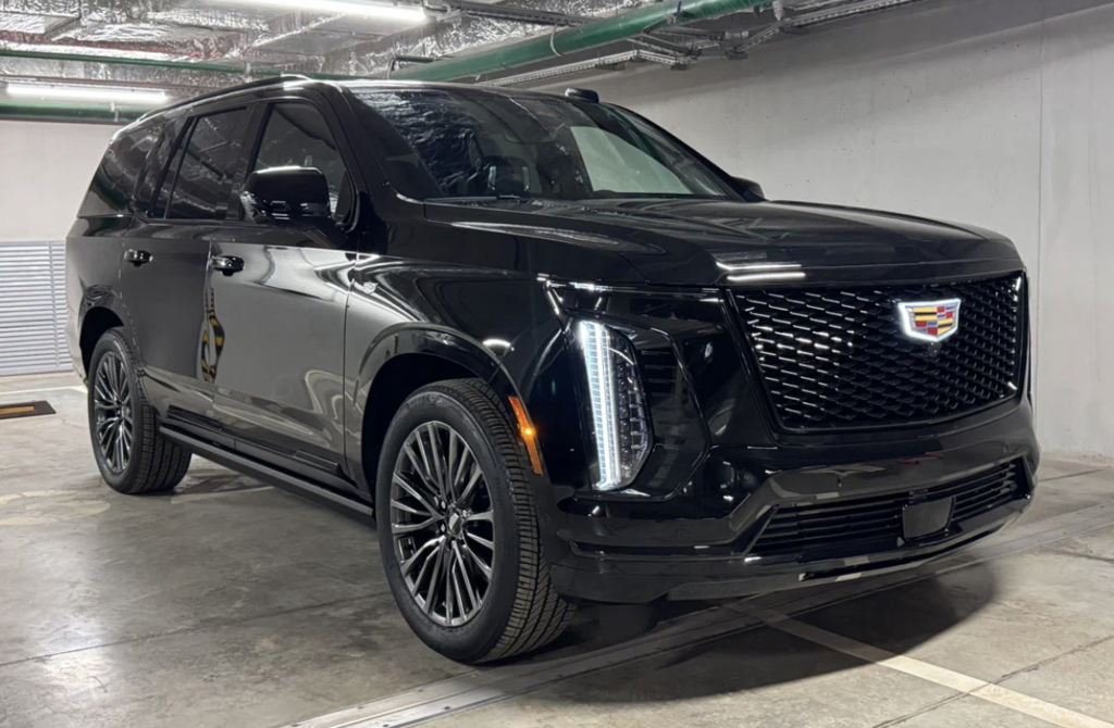 Cadillac Escalade V, 2025 год, 20 000 000 рублей, 13 фотография