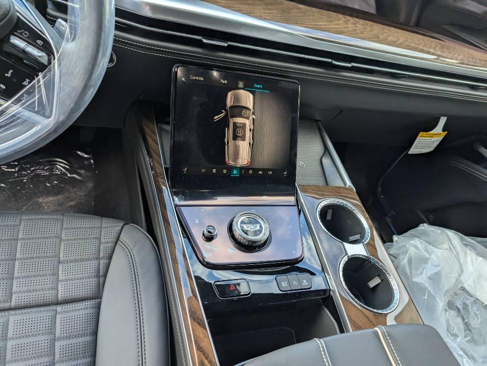 Cadillac Escalade V, 2025 год, 27 000 000 рублей, 3 фотография