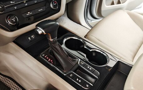 KIA Carnival III, 2018 год, 3 049 000 рублей, 10 фотография