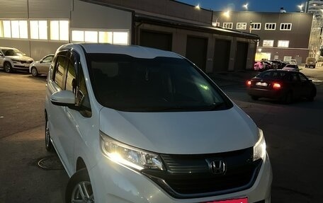 Honda Freed II, 2017 год, 1 420 000 рублей, 1 фотография