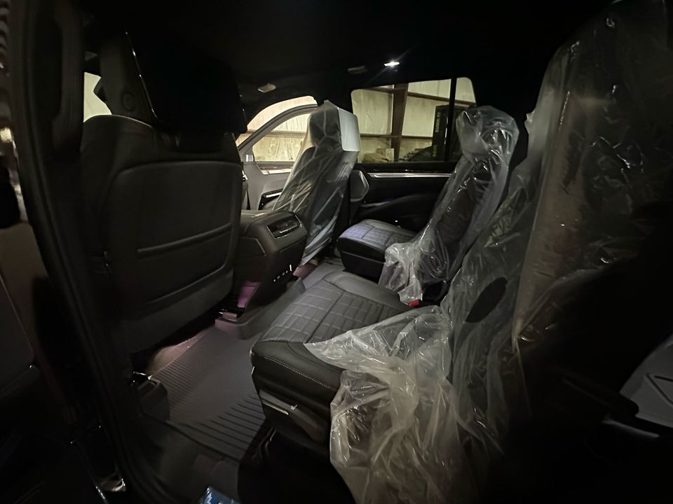 Cadillac Escalade V, 2025 год, 20 000 000 рублей, 8 фотография