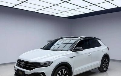Volkswagen T-Roc I, 2022 год, 1 870 000 рублей, 1 фотография