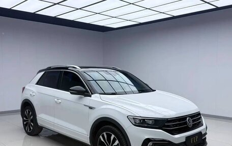 Volkswagen T-Roc I, 2022 год, 1 870 000 рублей, 3 фотография