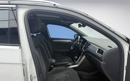 Volkswagen T-Roc I, 2022 год, 1 870 000 рублей, 19 фотография