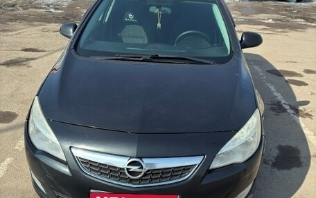 Opel Astra J, 2011 год, 600 000 рублей, 1 фотография