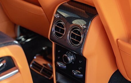 Rolls-Royce Cullinan, 2025 год, 58 990 000 рублей, 30 фотография