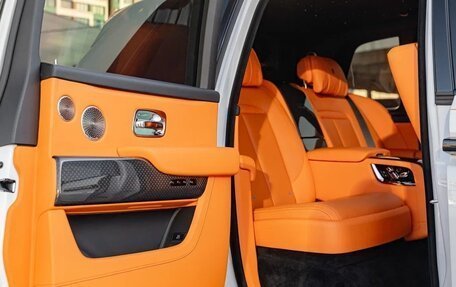 Rolls-Royce Cullinan, 2025 год, 58 990 000 рублей, 26 фотография