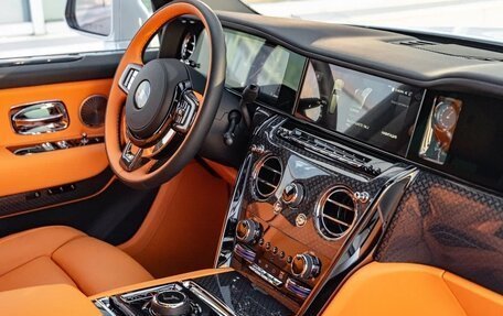 Rolls-Royce Cullinan, 2025 год, 58 990 000 рублей, 24 фотография