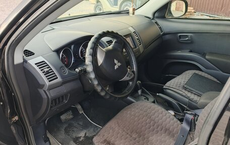 Mitsubishi Outlander III рестайлинг 3, 2010 год, 1 135 000 рублей, 10 фотография