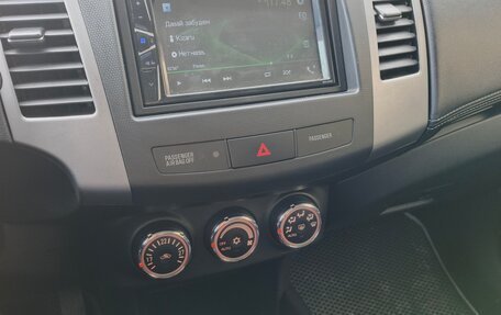 Mitsubishi Outlander III рестайлинг 3, 2010 год, 1 135 000 рублей, 9 фотография