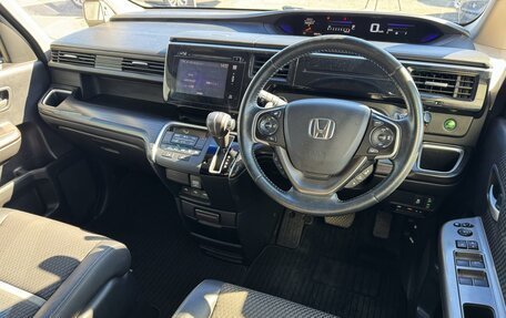 Honda Stepwgn IV, 2015 год, 1 712 000 рублей, 6 фотография