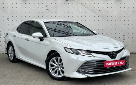 Toyota Camry, 2020 год, 3 100 000 рублей, 2 фотография