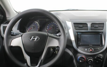 Hyundai Solaris II рестайлинг, 2015 год, 755 000 рублей, 14 фотография