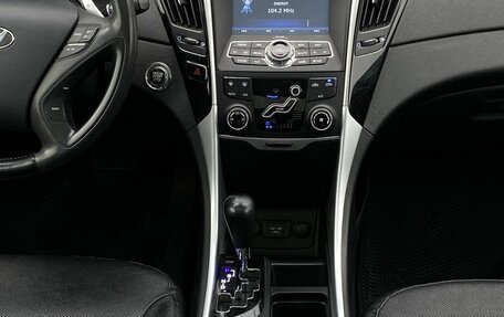 Hyundai Sonata VI, 2011 год, 1 069 000 рублей, 13 фотография