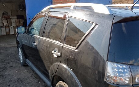 Mitsubishi Outlander III рестайлинг 3, 2011 год, 750 000 рублей, 4 фотография