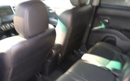 Mitsubishi Outlander III рестайлинг 3, 2011 год, 750 000 рублей, 7 фотография