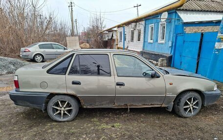 Daewoo Nexia I рестайлинг, 2001 год, 75 000 рублей, 3 фотография