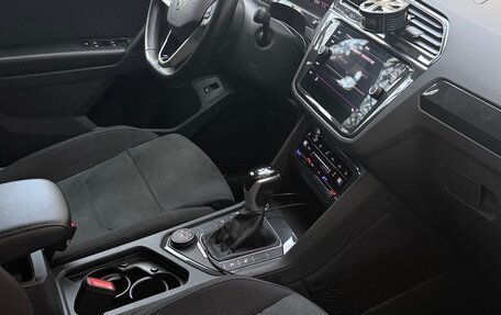 Volkswagen Tiguan II, 2021 год, 3 600 000 рублей, 6 фотография