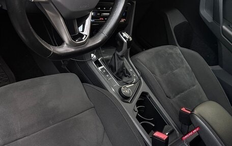 Volkswagen Tiguan II, 2021 год, 3 600 000 рублей, 15 фотография