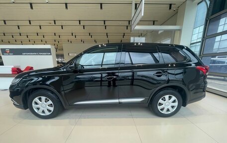 Mitsubishi Outlander III рестайлинг 3, 2017 год, 2 070 000 рублей, 7 фотография