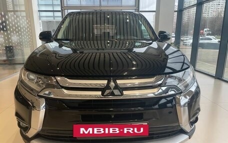 Mitsubishi Outlander III рестайлинг 3, 2017 год, 2 070 000 рублей, 2 фотография