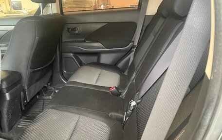 Mitsubishi Outlander III рестайлинг 3, 2017 год, 2 070 000 рублей, 11 фотография