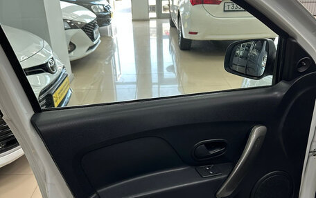 Renault Logan II, 2019 год, 550 000 рублей, 16 фотография