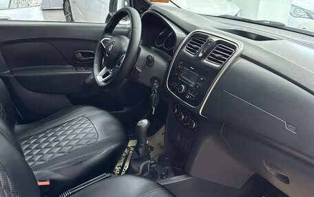 Renault Logan II, 2019 год, 550 000 рублей, 10 фотография