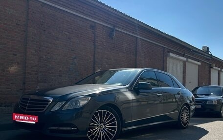 Mercedes-Benz E-Класс, 2010 год, 1 490 000 рублей, 2 фотография