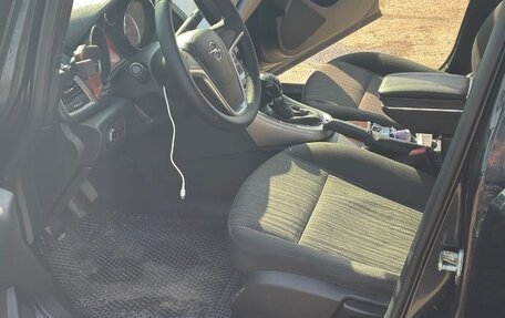 Opel Astra J, 2011 год, 600 000 рублей, 11 фотография