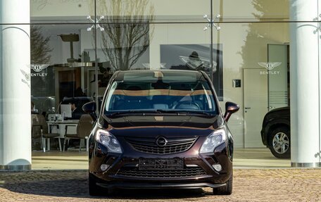 Opel Zafira C рестайлинг, 2013 год, 1 195 000 рублей, 2 фотография