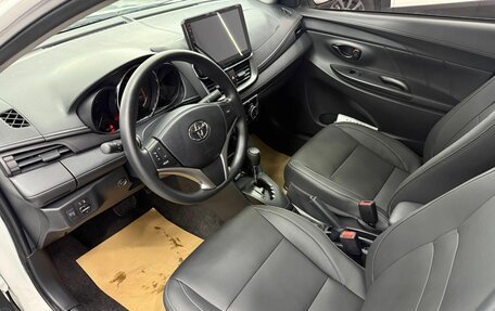 Toyota Yaris XP150 рестайлинг, 2022 год, 9 500 000 рублей, 4 фотография