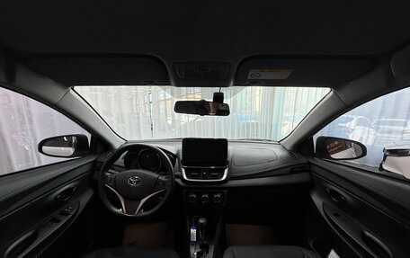 Toyota Yaris XP150 рестайлинг, 2022 год, 9 500 000 рублей, 7 фотография