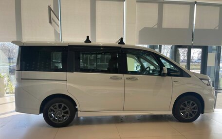 Honda Stepwgn IV, 2018 год, 2 080 000 рублей, 5 фотография