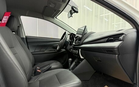 Toyota Yaris XP150 рестайлинг, 2022 год, 9 500 000 рублей, 3 фотография