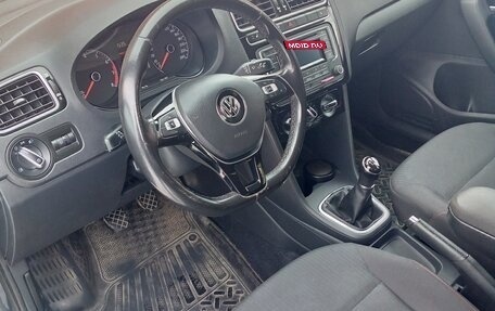 Volkswagen Polo VI (EU Market), 2017 год, 950 000 рублей, 2 фотография