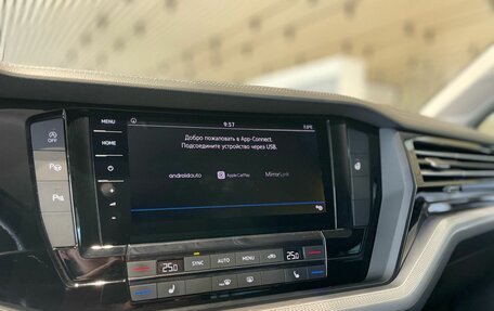 Volkswagen Touareg III, 2019 год, 3 850 000 рублей, 8 фотография