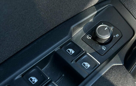 Volkswagen Tiguan II, 2020 год, 2 800 000 рублей, 23 фотография